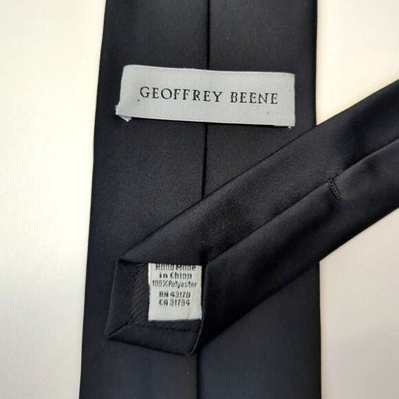 GEOFFREY BEENE Tie Men's Necktie Solid Black - Picture 2 of 5